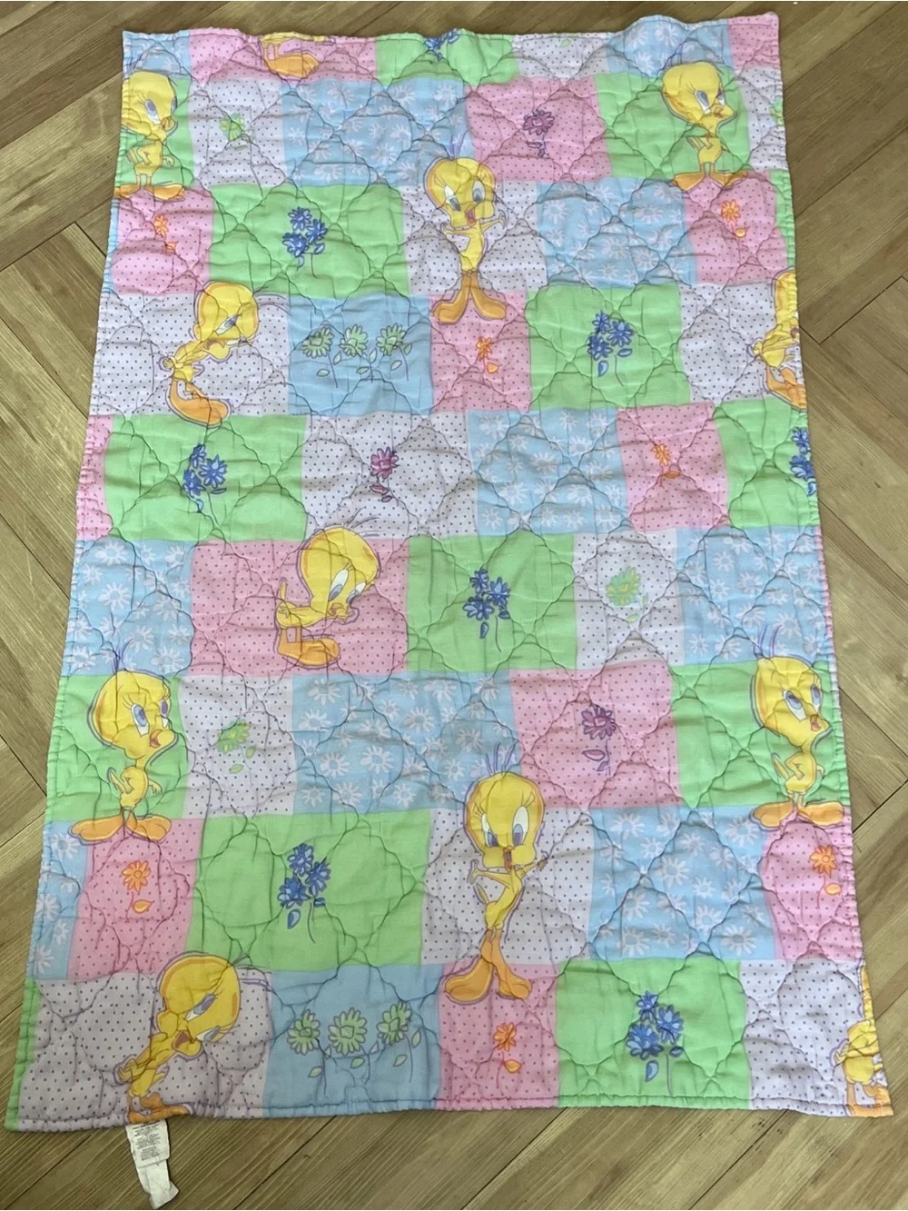 Vintage Looney Tunes Tweety Bird Patchwork Quilted Comforter 35